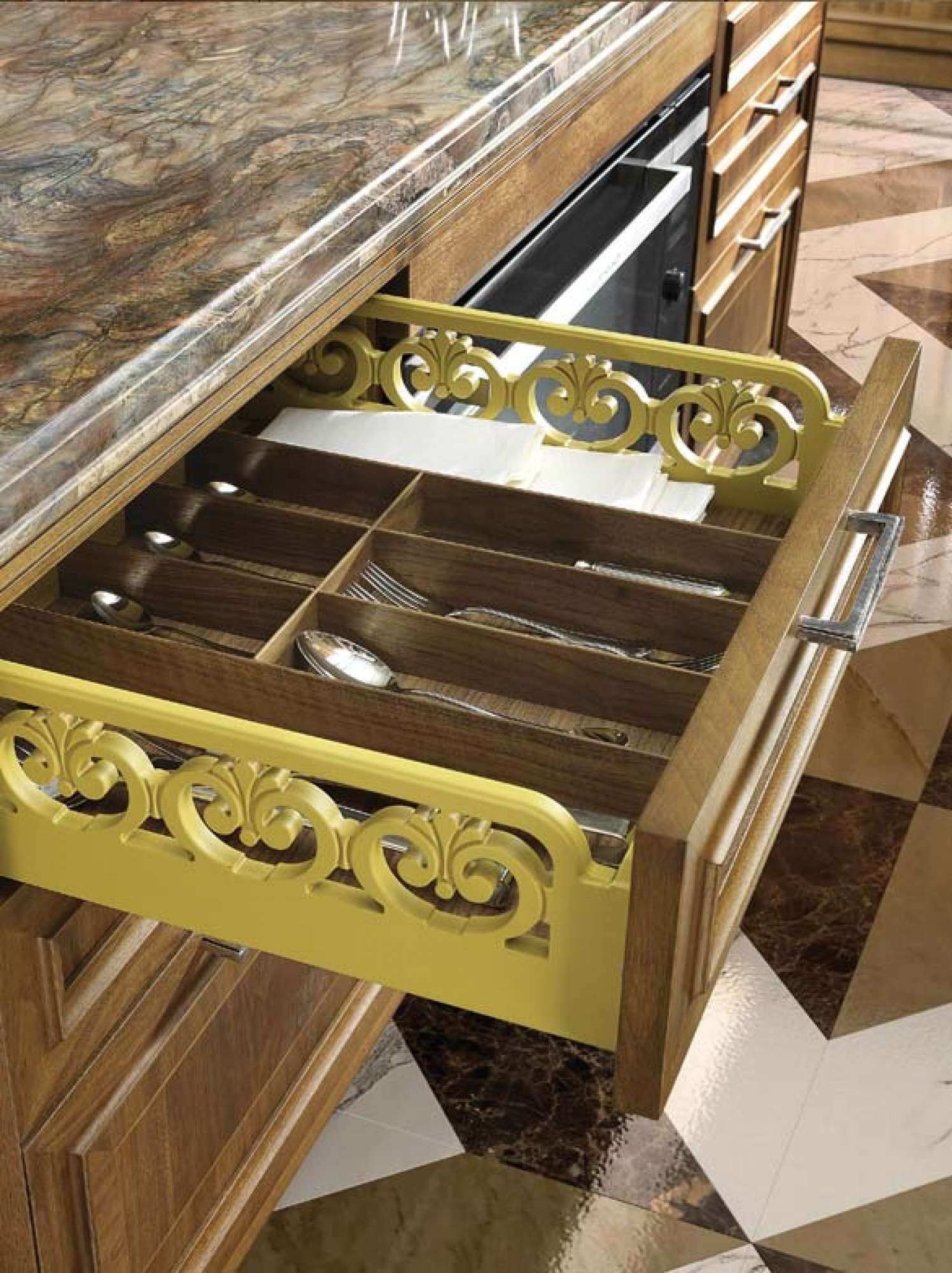 Cucine su misura di lusso. Cucina classica di lusso in legno massiccio di noce ed elementi laccati. Intarsi.